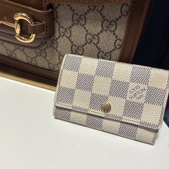 Lv azur 6 key holder in good condition - Picture 9 of 9